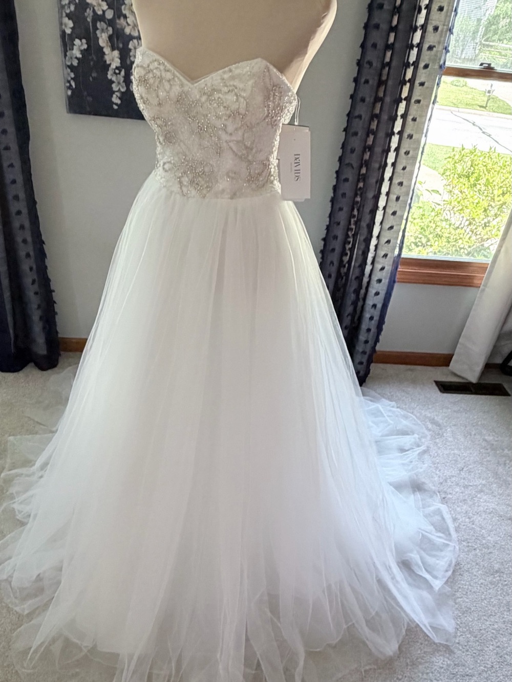 NWT David’s Bridal Strapless Sweetheart Beaded Tulle Ball Gown Wedding Dress